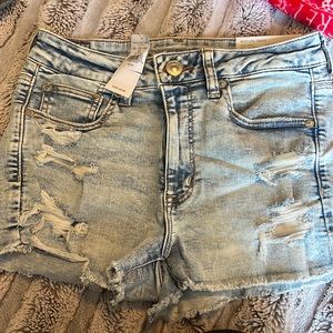 Super cute high rise AE shorts!